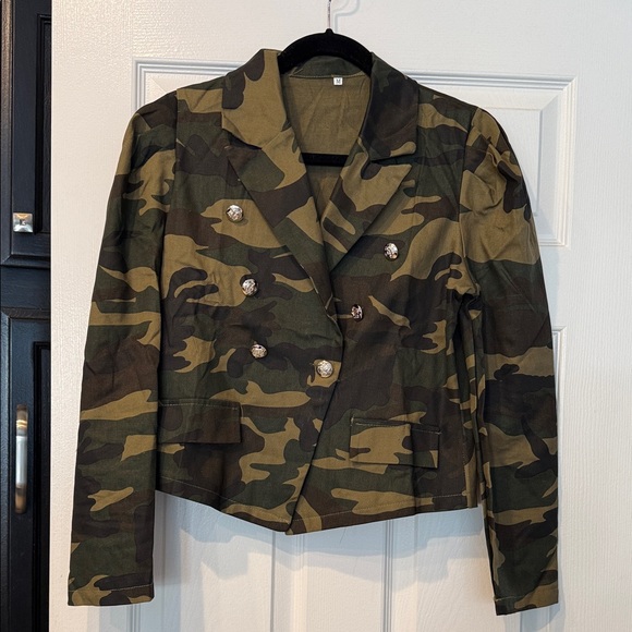 Jackets & Blazers - Camouflage Double-Breasted Women's Jacket
